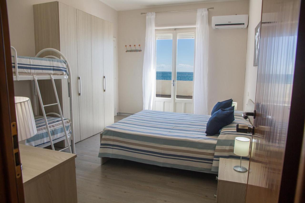 Bluriva Hotel Чиро-Марина Экстерьер фото
