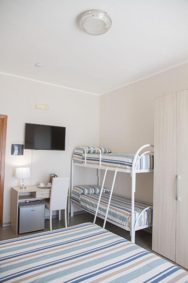 Bluriva Hotel Чиро-Марина Экстерьер фото