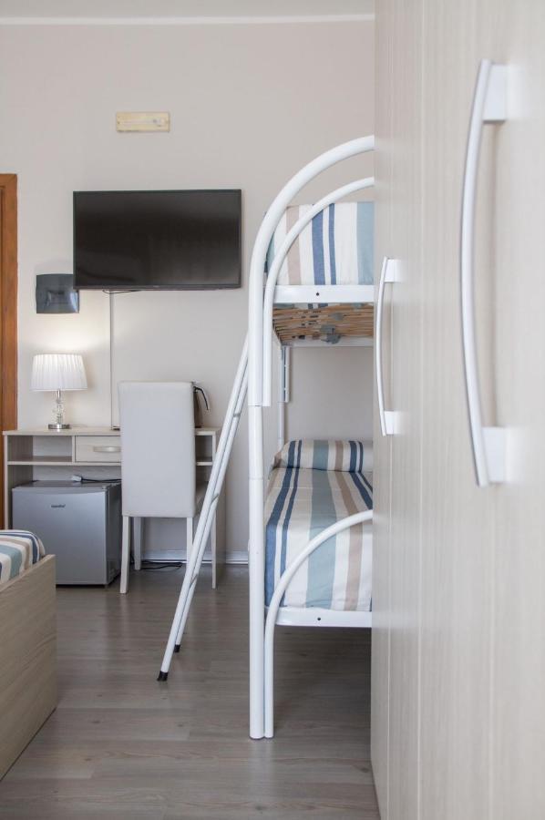 Bluriva Hotel Чиро-Марина Экстерьер фото